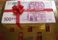 Tort w kształcie banknotów 500 Euro