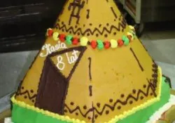 Tort w kształcie indiańskiego namiotu tipi
