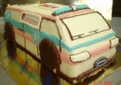 Tort w kształcie karetki pogotowia