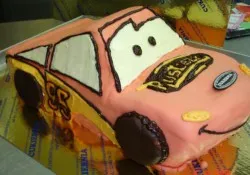 Tort w kształcie Zygzaka McQueena