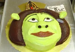 Tort w kształcie Fiony ze Shreka