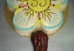 Tort w kształcie kwiatka