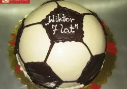 Tort w kształcie piłki nożnej