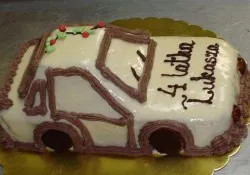 Tort w kształcie samochodu