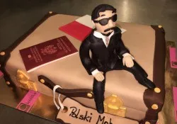 Tort w kształcie walizki