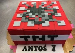 Tort w kształcie TNT z Minecraft