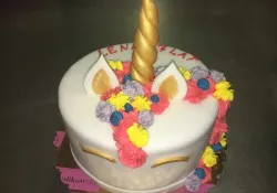 Tort w kształcie jednorożca