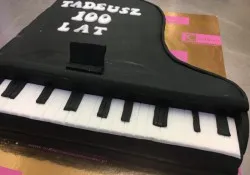 Tort w kształcie fortepianu