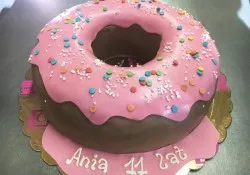 Tort w kształcie pączka