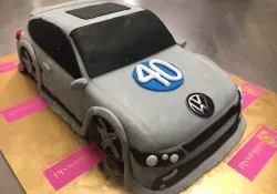 Tort w kształcie samochodu Volkswagen