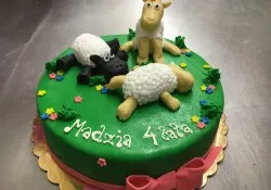 Tort z owocami