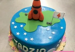 Tort z rakietą kosmiczną