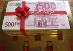 Tort w kształcie banknot&oacute;w 500 Euro