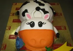 Tort w kształcie krowy