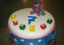 Tort z misiem