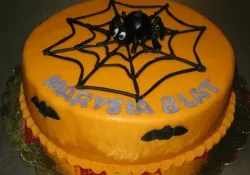 Tort Halloweenowy z pająkiem