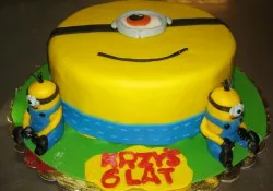 Tort w kształcie Minionka