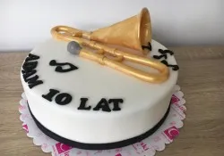 Tort w kształcie trąbki