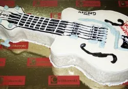 Tort w kształcie gitary