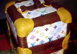 Tort w kształcie torebki Louis Vuitton