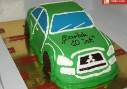 Tort w kształcie samochodu Mitsubishi