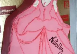 Tort w kształcie Barbie