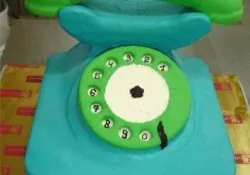 Tort w kształcie telefonu