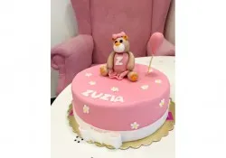 Tort na chrzest z misiem