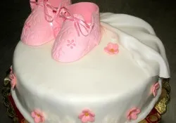 Tort na chrzest z bucikami