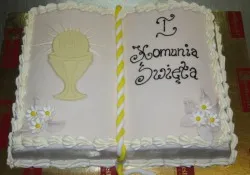 Tort na I komunię w kształcie Pisma Św.