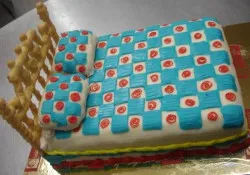 Tort w kształcie ł&oacute;żka