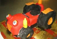 Tort w kształcie traktorka