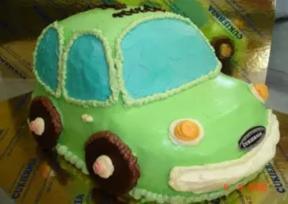 Tort w kształcie samochodzika