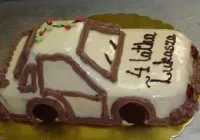 Tort w kształcie samochodu