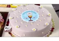 Tort na I komunię z kwiatami