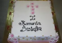 Tort na I komunię ze znakiem krzyża
