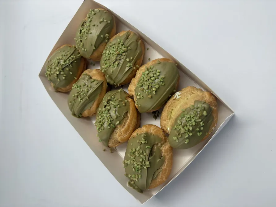 Mini eklery pistacjowe