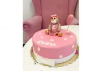 Tort na chrzest z misiem
