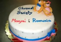 Tort na chrzest z misiami