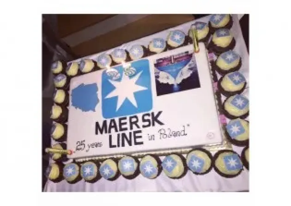 Tort firmowy i muffinki