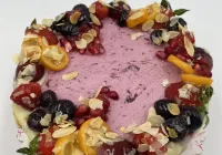 Tort śmietanowo jagodowy