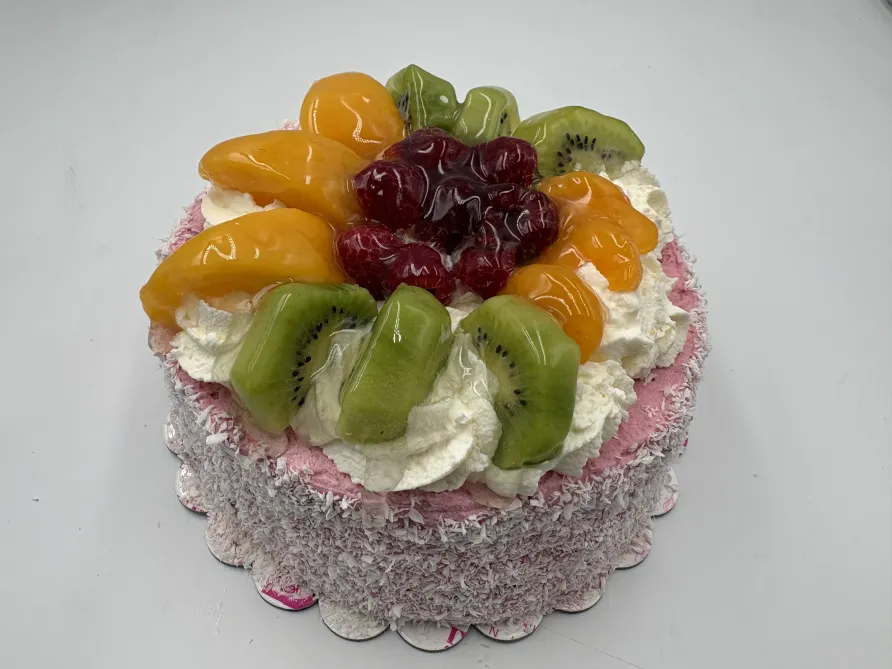Tort Śmietanowo-Malinowy