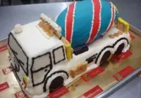 Tort w kształcie betoniarki