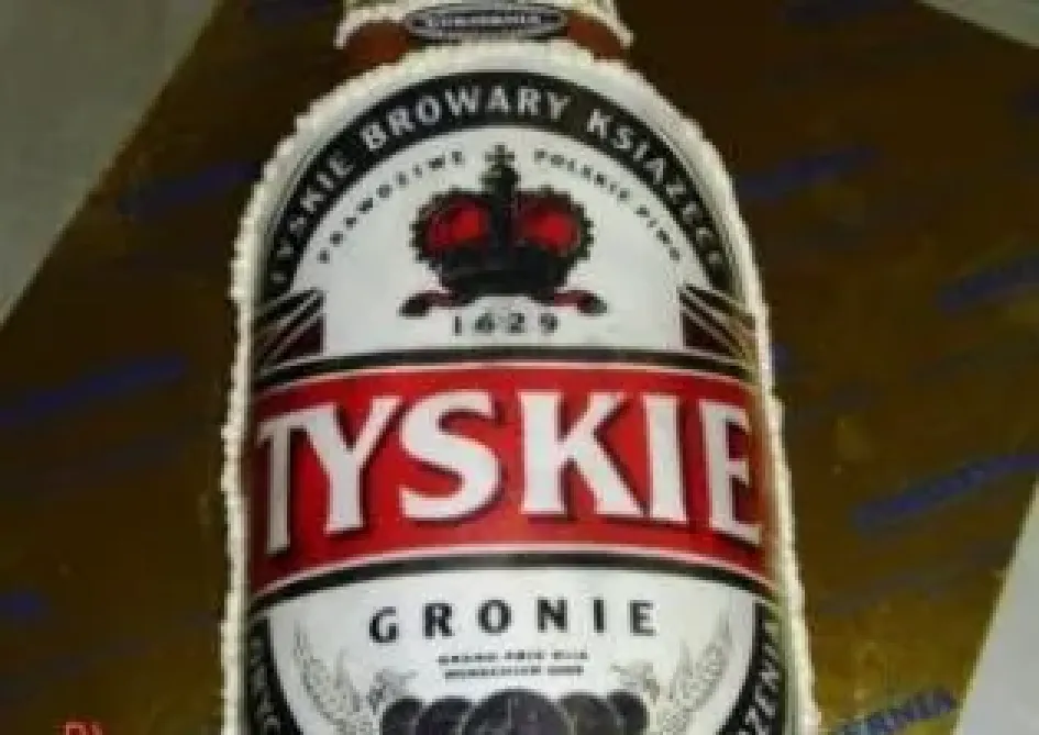 Tort w kształcie butelki piwa Tyskie