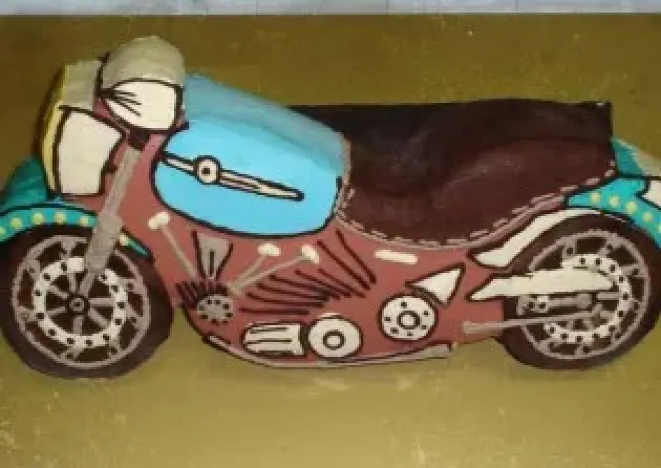 Tort w kształcie motoru