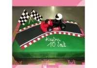 Tort z gokartem