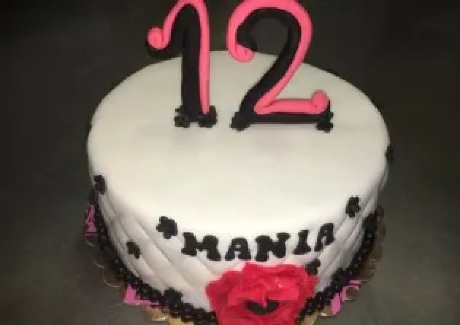 Tort na 12 urodziny