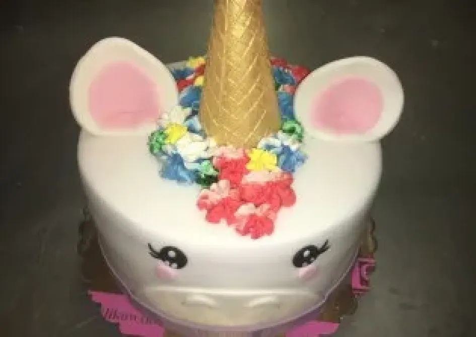 Tort w kształcie jednorożca