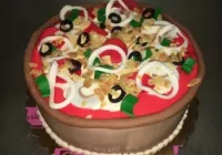 Tort w kształcie pizzy