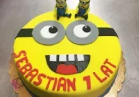 Tort w kształcie Minionka
